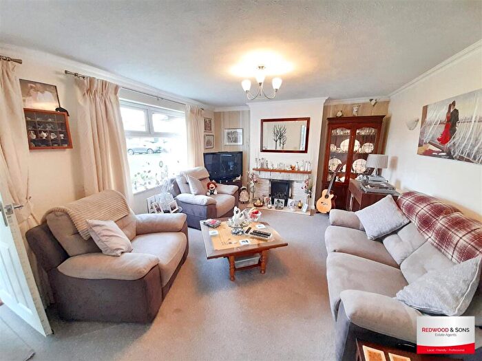 2 Bedroom Semi-Detached Bungalow For Sale In Spinney Walk, Barnham, PO22