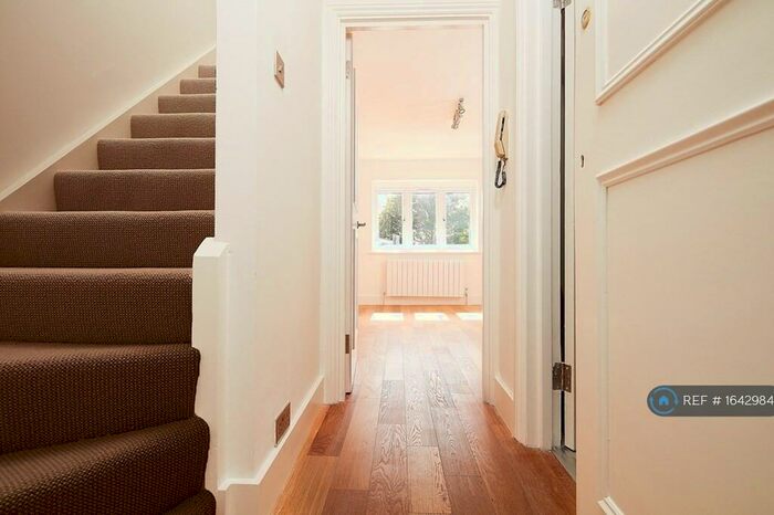 2 Bedroom Maisonette To Rent In Beecroft Road, London, SE4