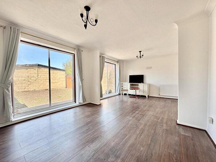 3 Bedroom House To Rent In Fishery Lane, Hayling Island, PO11