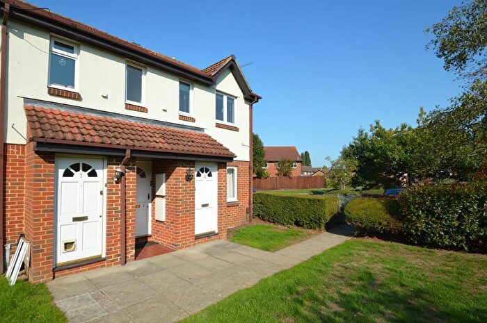 1 Bedroom Flat To Rent In Vanbrugh Drive, Walton-On-Thames, KT12