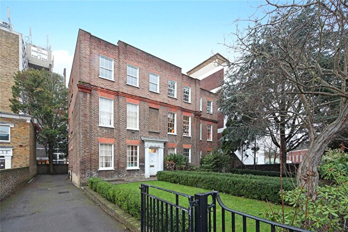 4 Bedroom Flat To Rent In Grosvenor Road, Twickenham, TW1