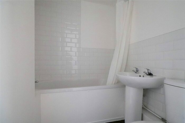 1 Bedroom Flat For Sale In Kenwyn Road, Dartford, Kent, DA1