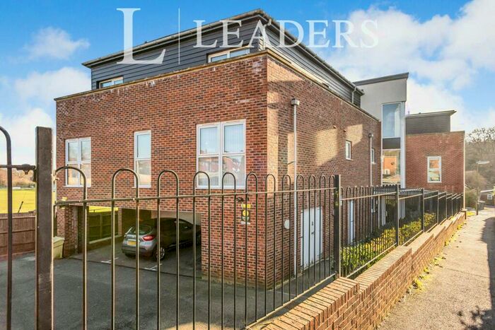 2 Bedroom Apartment To Rent In Boston Road, Haywards Heath, RH16