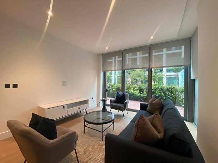 2 Bedroom Apartment For Sale In Chartwell House, Powd, Battersea Park, SW11