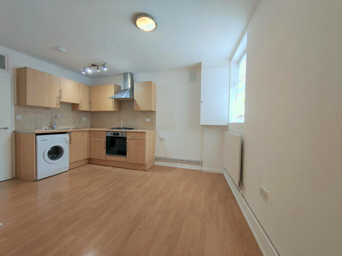 2 Bedroom Flat To Rent In High Street, Orpington, BR6
