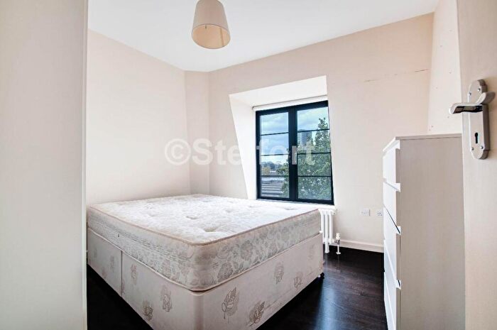 2 Bedroom Apartment To Rent In Eversholt Street, London, NW1