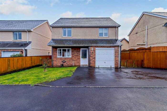 3 Bedroom Detached House To Rent In Pen Rhiw, Swansea, Powys SA9