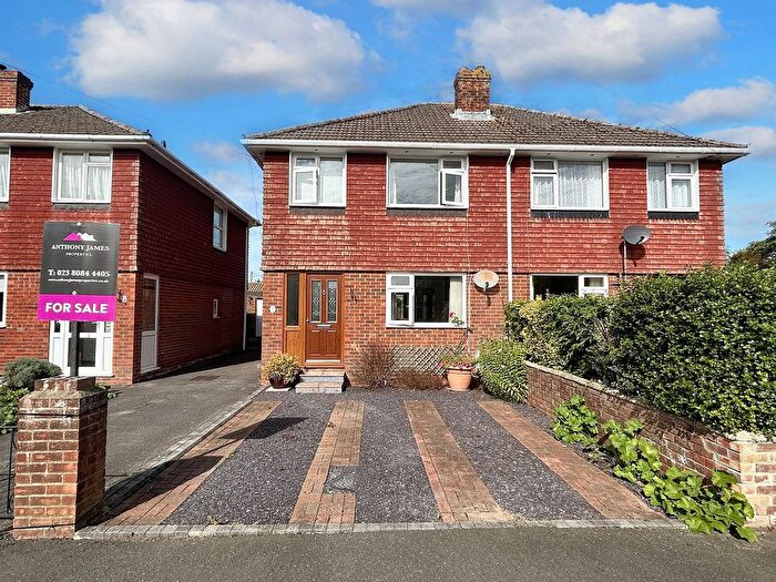 3 Bedroom Semi-Detached House For Sale In Mansell Close, Dibden Purlieu, SO45