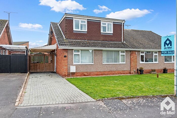 4 Bedroom Semi Detached House For Sale In Selborne Road, Bishops Cleeve, Cheltenham, GL52