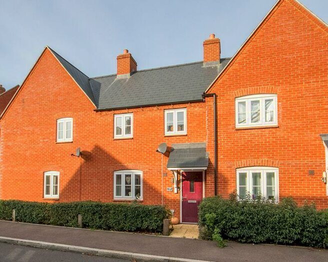 3 Bedroom Terraced House For Sale In Hyperion Lane, Brackley, NN13
