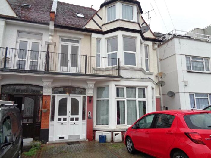 2 Bedroom Flat To Rent In Cobham Road, Westcliff On Sea, SS0
