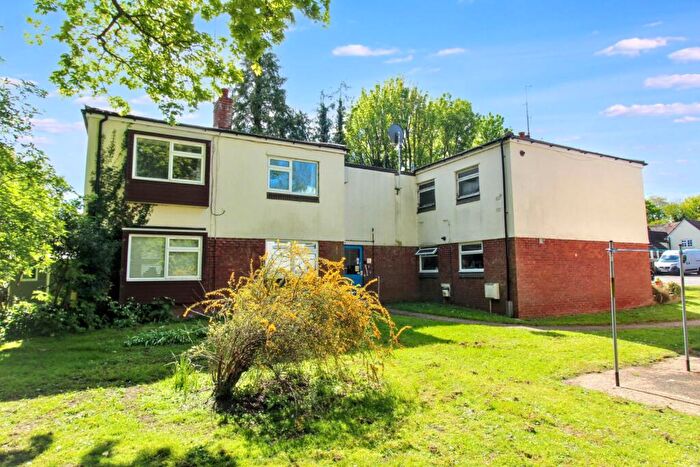 2 Bedroom Flat To Rent In Old School Close, Aylesbury, HP22