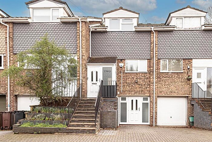 3 Bedroom Terraced House For Sale In Marquis Lane, Harpenden, AL5
