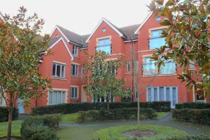 2 Bedroom Flat To Rent In Bed U/F Bellflower Mews, Canterbury, CT1