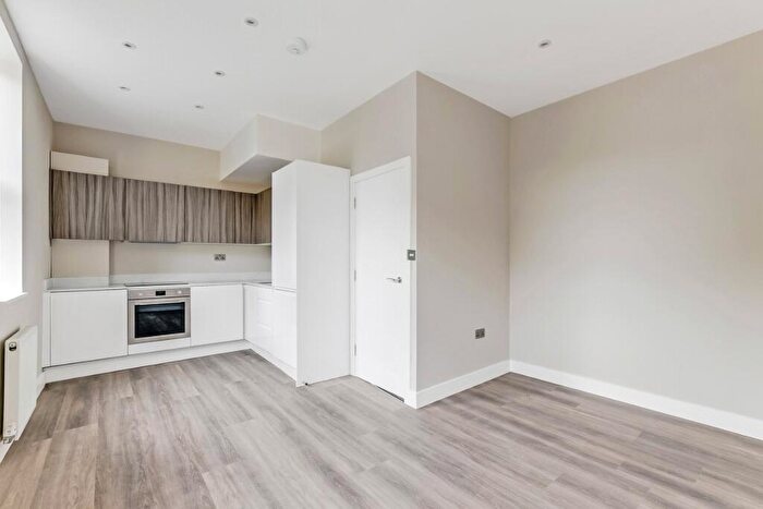 2 Bedroom Apartment For Sale In Anson Road, Cricklewood, NW2