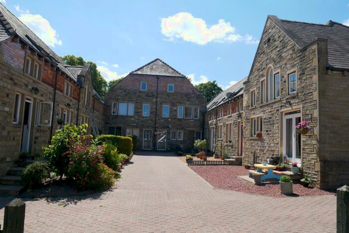 2 Bedroom Mews To Rent In Old School Lane, Almondbury, Huddersfield, HD5