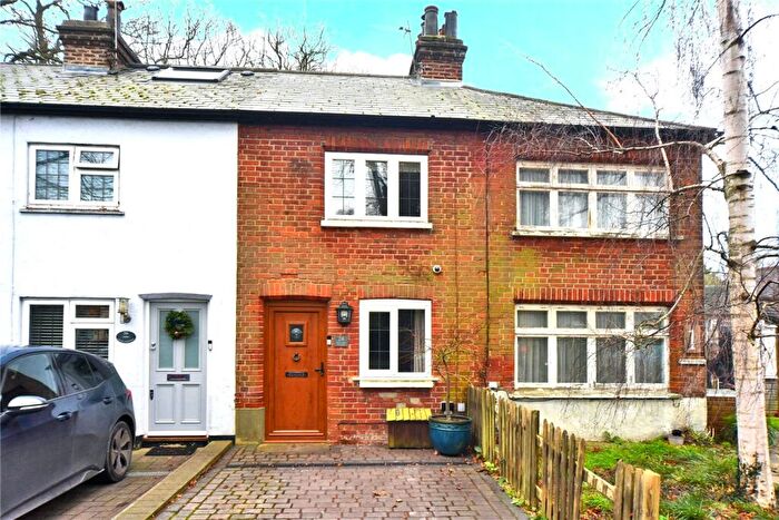 1 Bedroom Terraced House For Sale In Court Road, Banstead, Surrey, SM7