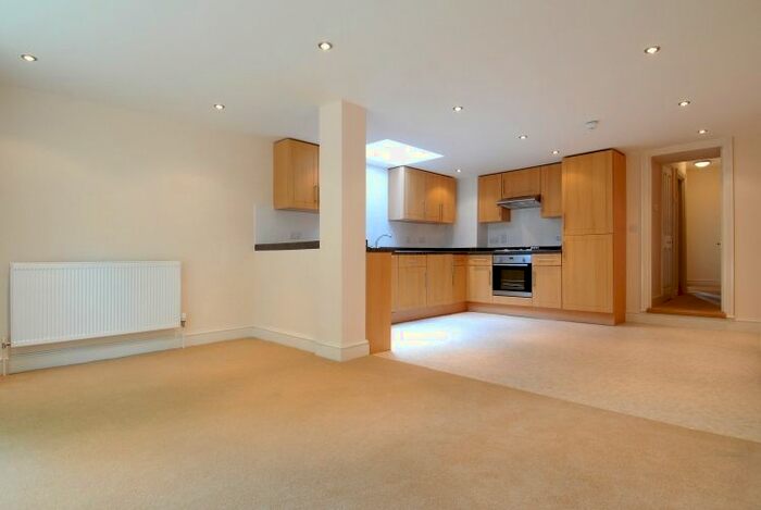 1 Bedroom Flat To Rent In Bramber Road, London, W14