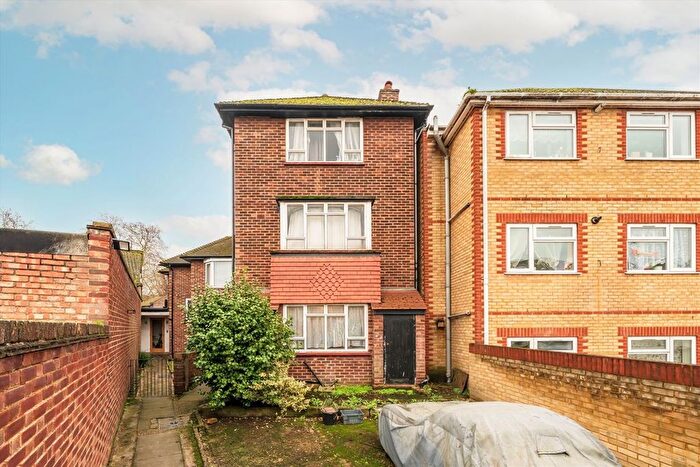 4 Bedroom End Terrace House For Sale In Uxbridge Road, Hanwell, W7