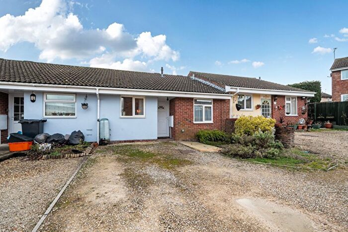 2 Bedroom Bungalow For Sale In Bellver, Toothill, Swindon, SN5
