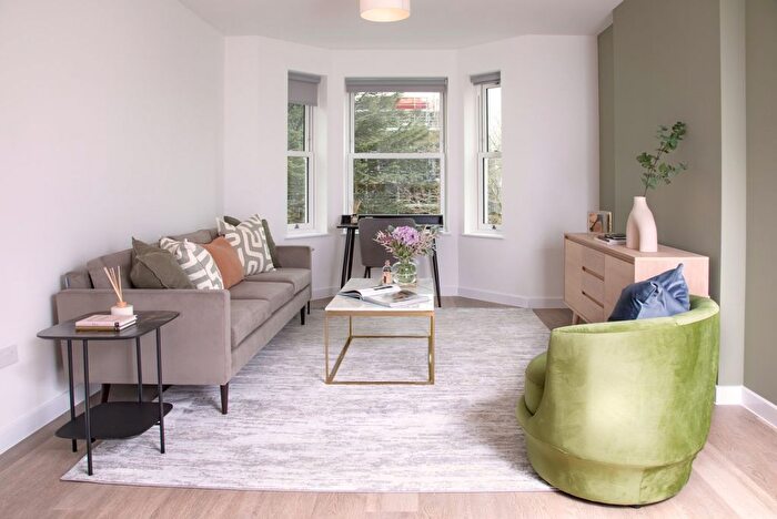 1 Bedroom Flat To Rent In Old Market Place, Farnham, GU9