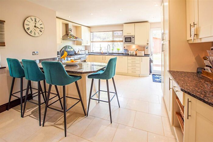 4 Bedroom Detached House For Sale In Lower Dunton Road, Bulphan, Upminster, RM14