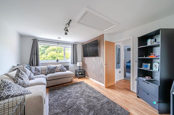 1 Bedroom Flat For Sale In Ilston Way, West Cross, Swansea, SA3