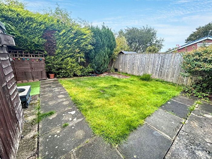 2 Bedroom Bungalow For Sale In Windsor Close, Whickham, Newcastle Upon Tyne, NE16