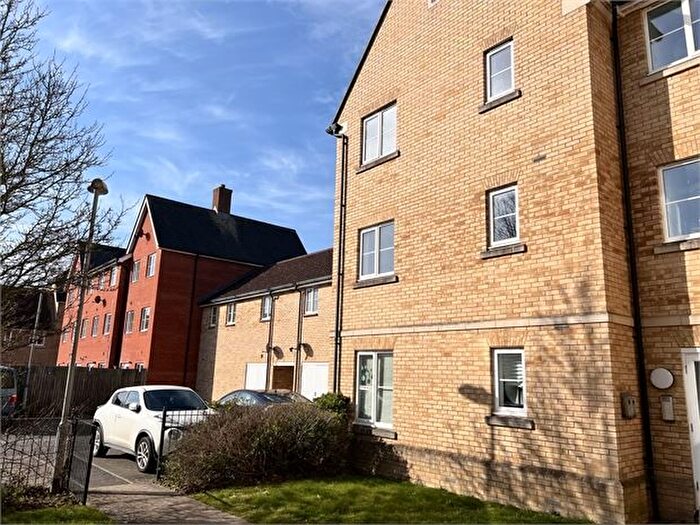 2 Bedroom Flat To Rent In Mortimer Gardens, Colchester, CO4