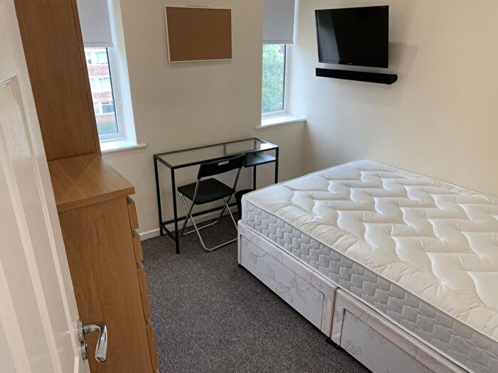 3 Bedroom Flat To Rent In Minster Court, Liverpool, L7