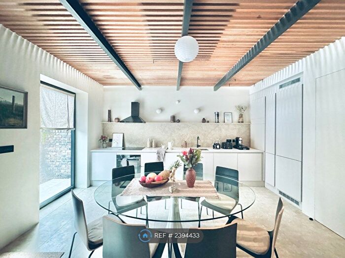 3 Bedroom Semi-Detached House To Rent In London, London, N17