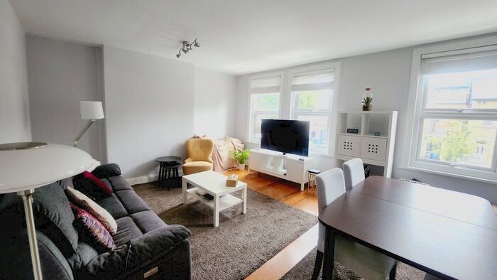 3 Bedroom Flat To Rent In Eccleston Road, London, W13