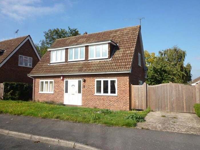 3 Bedroom Chalet To Rent In Longfield, DA3