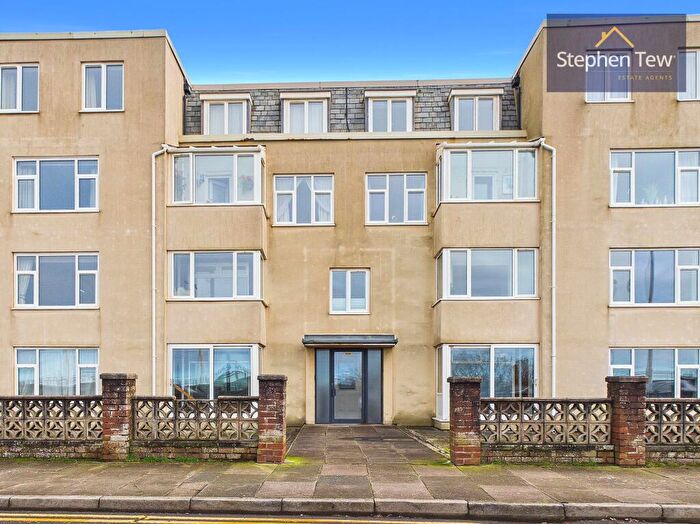2 Bedroom Flat For Sale In Crescent Court, New South Promenade, FY4