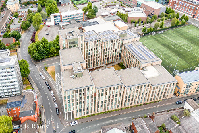 2 Bedroom Apartment For Sale In Boundary Lane, Manchester, M15