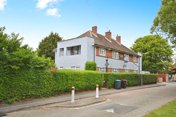 2 Bedroom Flat To Rent In Princess Margaret Avenue, Ramsgate, Kent, CT12