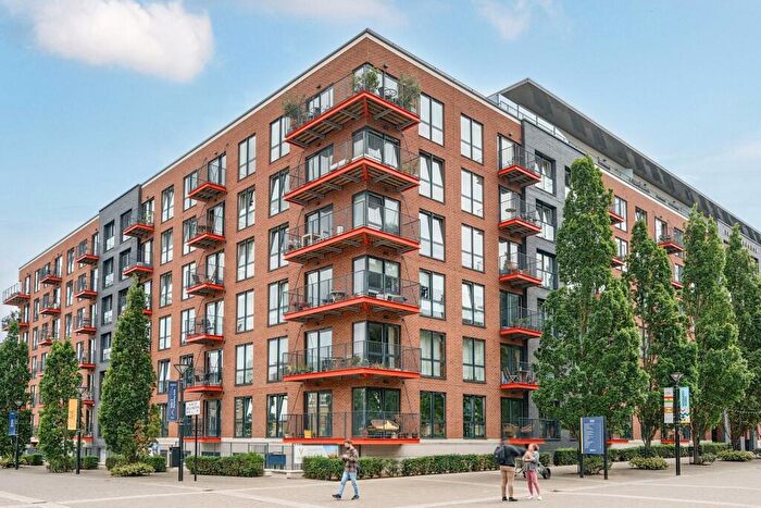2 Bedroom Flat To Rent In Warehouse Court, Woolwich Riverside, London, SE18