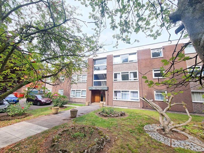 3 Bedroom Flat To Rent In London Road, Stoneygate, Leicester, LE2