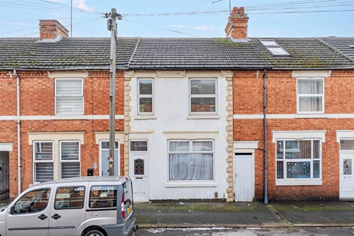 3 Bedroom Terraced House For Sale In Edinburgh Road, Kettering, NN16