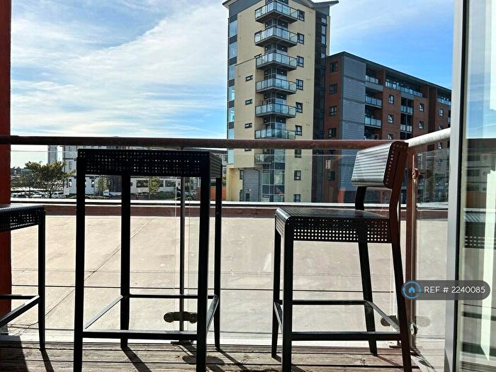 2 Bedroom Flat To Rent In Swansea, Swansea, SA1