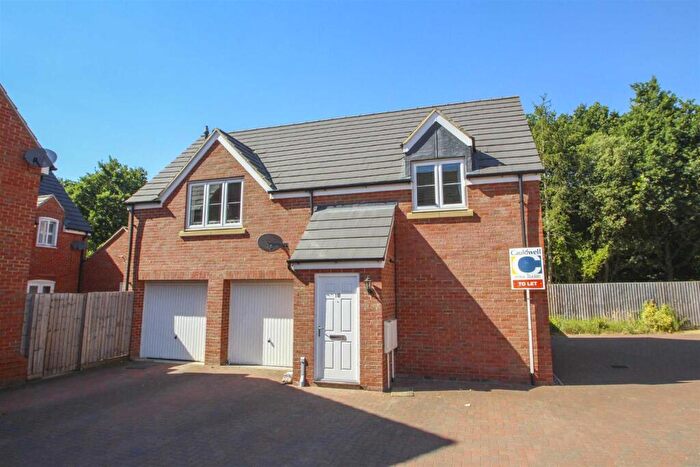 2 Bedroom Coach House To Rent In Temple Crescent, Oxley Park, MK4