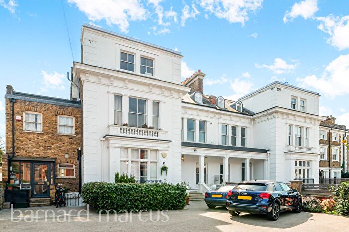 2 Bedroom Flat For Sale In Melrose Road, London, SW18