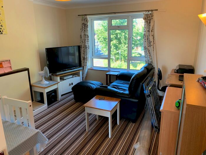 2 Bedroom Flat To Rent In The Durbidges, Galley Lane, Headley, Thatcham RG19