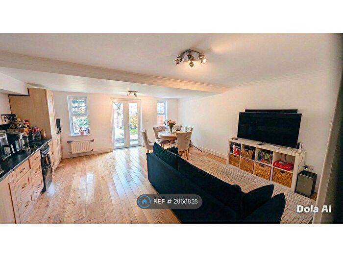 1 Bedroom Flat To Rent In Osier Crescent, London, N10