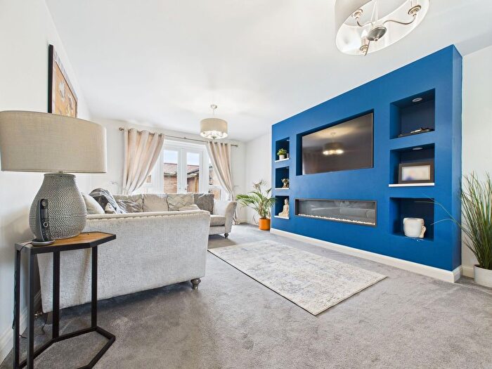 4 Bedroom Detached House For Sale In Broadstone Drive, Hampton Water, PE7