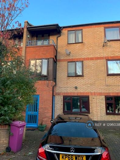 5 Bedroom Terraced House To Rent In Caledonian Wharf, London, E14