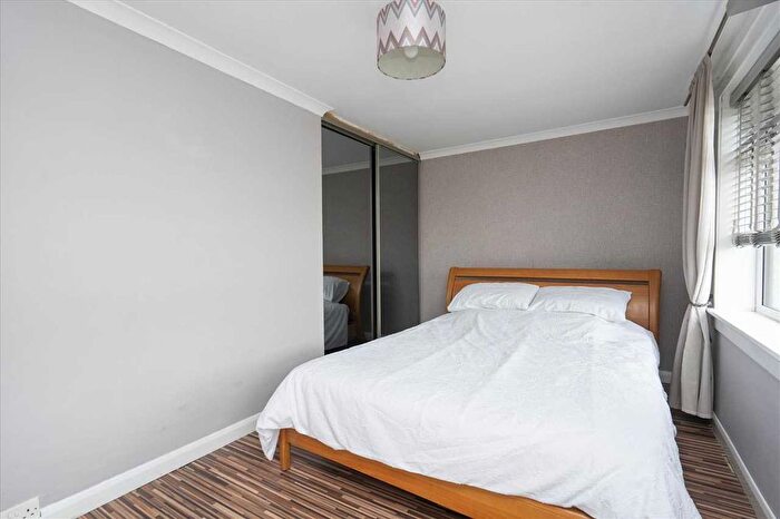 2 Bedroom End Of Terrace House For Sale In Anderson Crescent, FK1