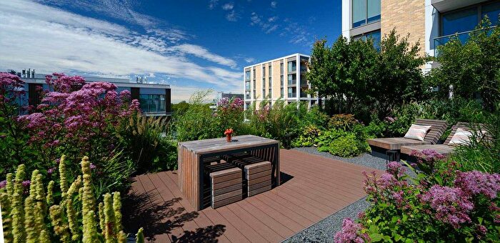 2 Bedroom Flat To Rent In Prince Of Wales Drive, London, SW11