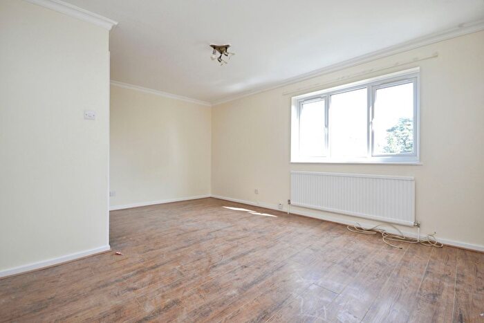 3 Bedroom End Of Terrace House To Rent In Ravensbourne Avenue, Bromley, BR2