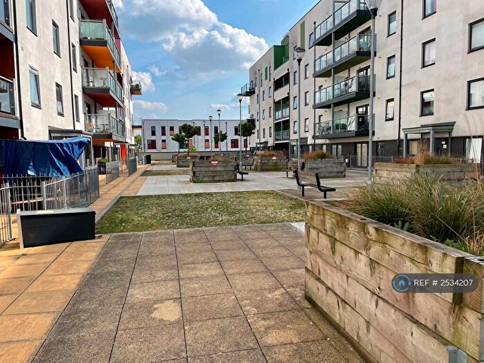 2 Bedroom Flat To Rent In Priory Court, Romford, RM7